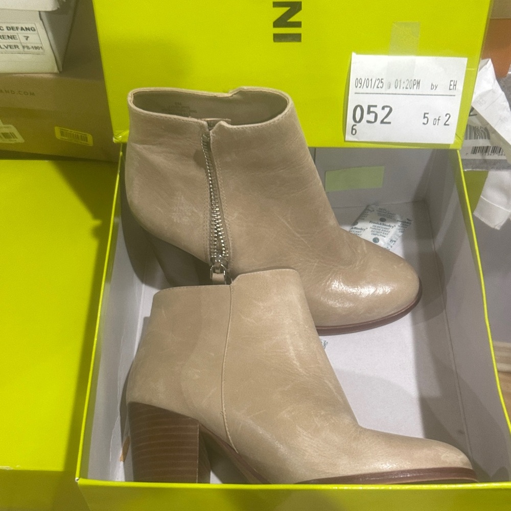 GIANNI BINI style: CHELLIE color: COBBLE TAUPE